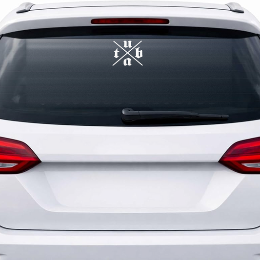 Unantastbar Kreuz Aufkleber auf der Heckscheibe eines Autos